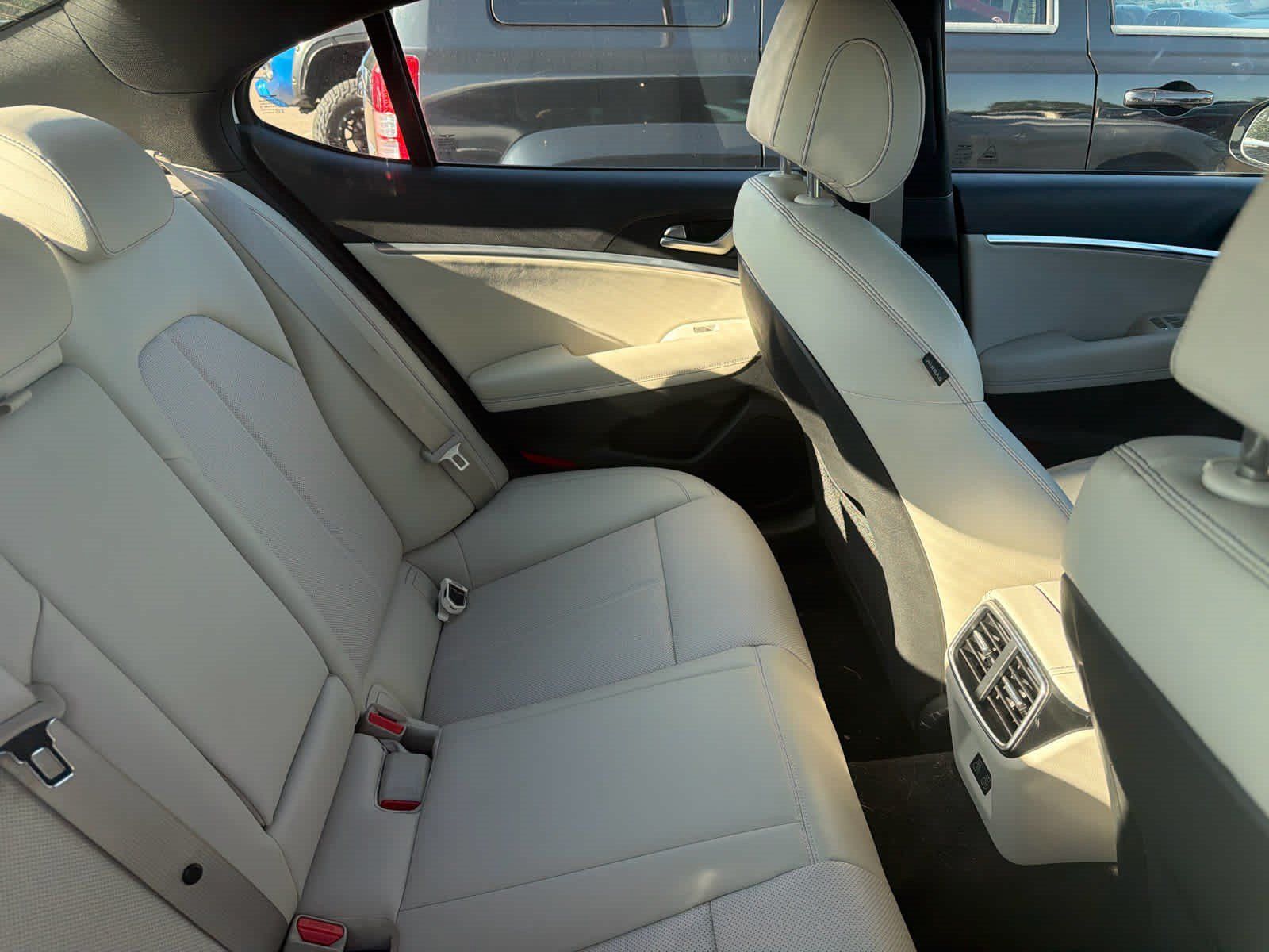 Used 2025 Genesis G70 2.5T AWD/4WD image 9