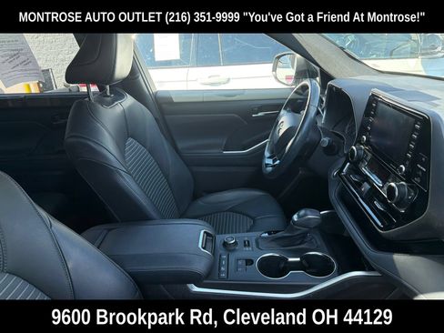 Used 2021 Toyota Highlander XSE AWD/4WD image 4