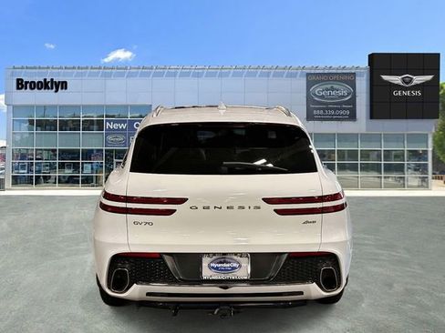 Used 2023 Genesis GV70 2.5T w/ Select Package AWD/4WD image 5