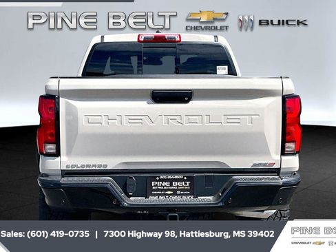 New 2026 Chevrolet Colorado ZR2 w/ Off-Road Front Bumper Package AWD/4WD image 4