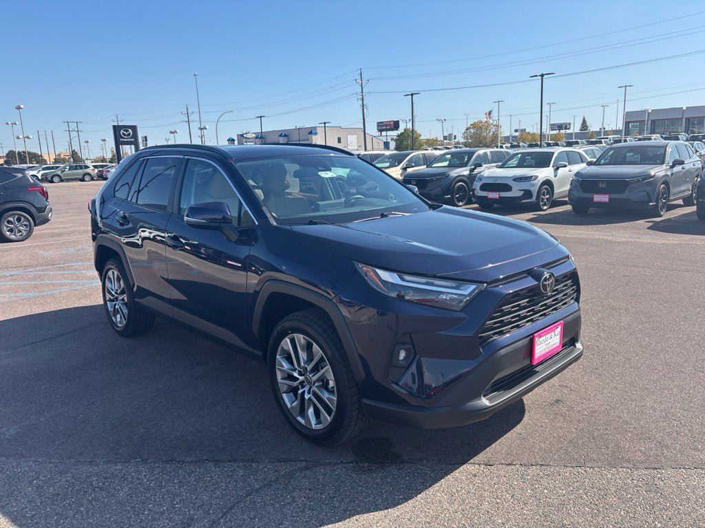Used 2022 Toyota RAV4 XLE Premium FWD image 3