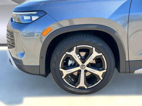 New 2026 Volkswagen Tiguan SE image 11