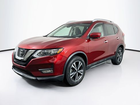 Used 2019 Nissan Rogue SV w/ Premium Package FWD image 3