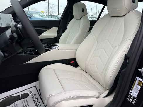 New 2026 BMW 530i xDrive w/ Premium Package image 4