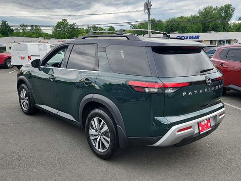 Used 2022 Nissan Pathfinder SL AWD/4WD image 6