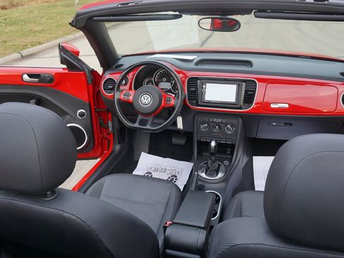 Used 2014 Volkswagen Beetle 2.5 image 17