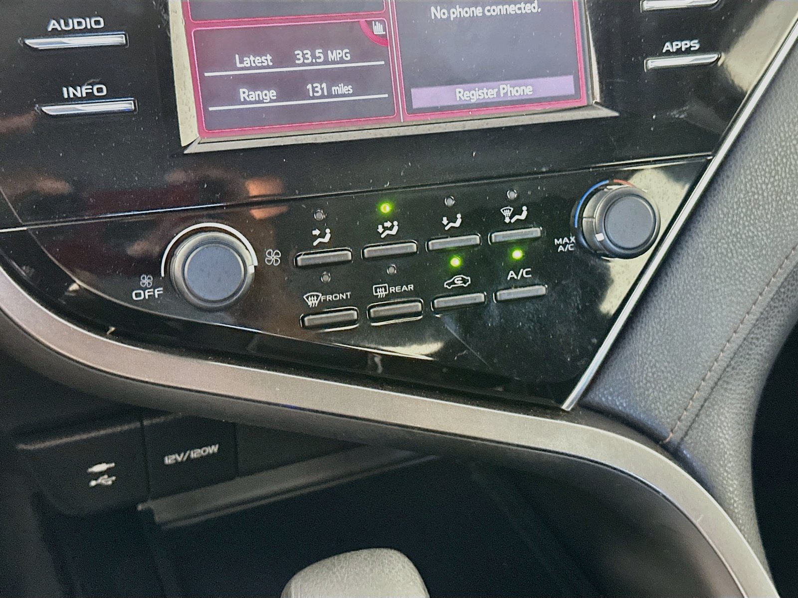 Used 2018 Toyota Camry LE FWD image 15
