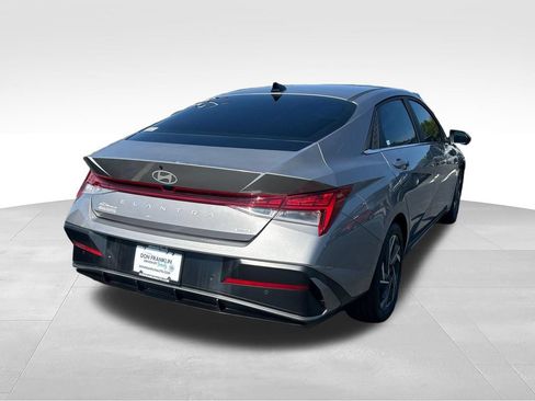 Used 2024 Hyundai Elantra Limited FWD image 5
