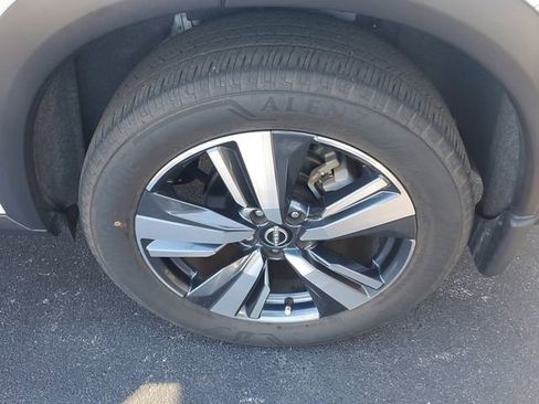 Certified 2023 Nissan Rogue SL w/ SL Premium Package image 7