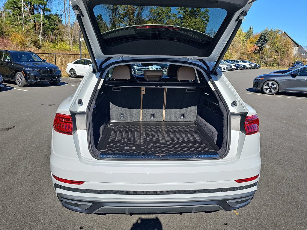 Used 2023 Audi Q8 Prestige w/ Prestige Package AWD/4WD image 23