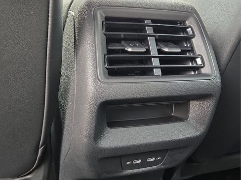 New 2026 Volkswagen Tiguan SE R-Line image 12