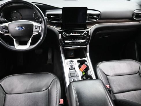 Used 2022 Ford Explorer Limited image 18