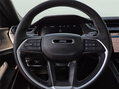 New 2026 Jeep Grand Cherokee L Limited image 27