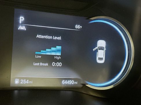 Used 2023 Genesis G70 2.0T w/ Sport Prestige Package image 9