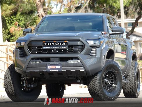 Used 2026 Toyota Tacoma SR5 AWD/4WD image 4