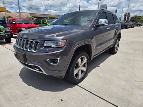 Used 2014 Jeep Grand Cherokee Overland w/ Advanced Technology Group AWD/4WD image 7