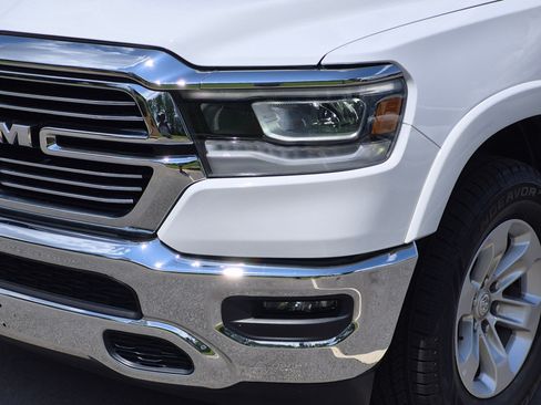 Used 2022 RAM 1500 Laramie AWD/4WD image 9