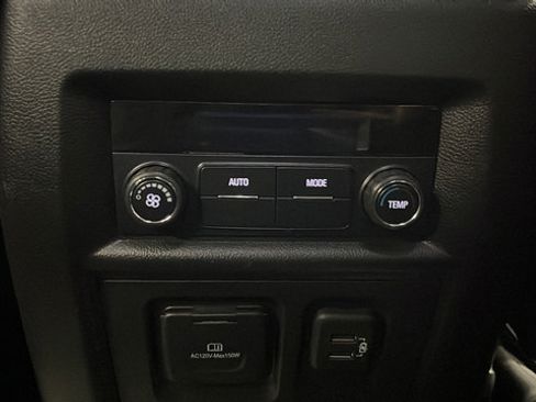 Used 2019 Chevrolet Traverse LT AWD/4WD image 44
