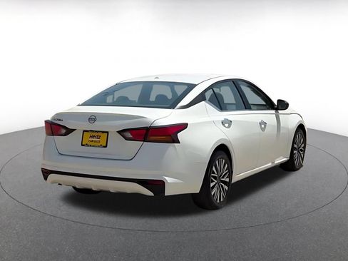 Used 2025 Nissan Altima 2.5 SV FWD image 14