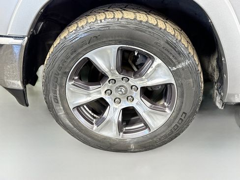 Used 2019 RAM 1500 Laramie image 38