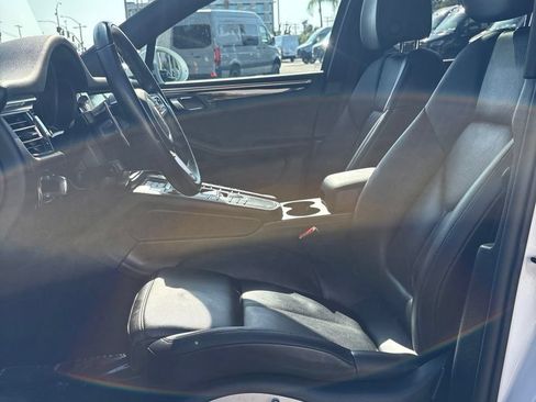 Used 2020 Porsche Macan AWD/4WD image 8