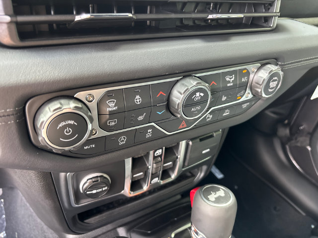 New 2027 Jeep Wrangler Unlimited Sahara AWD/4WD image 22