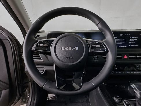 Used 2024 Kia Seltos EX FWD image 16