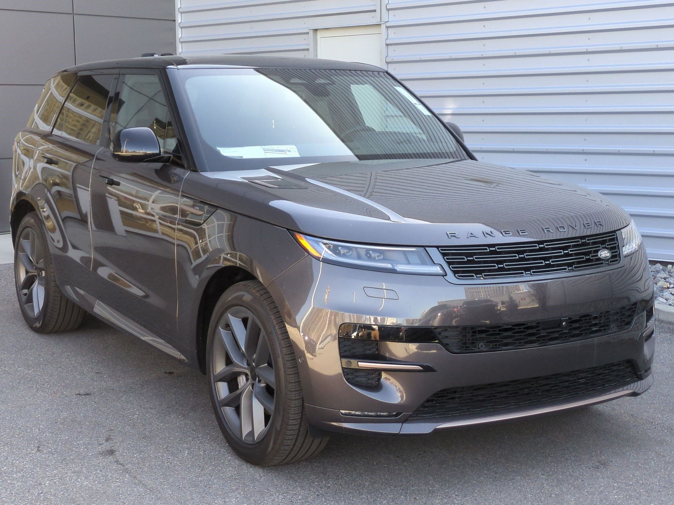 New 2026 Land Rover Range Rover Sport Dynamic SE AWD/4WD image 3