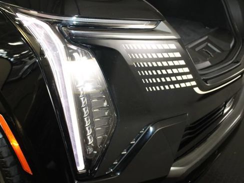 Certified 2025 Cadillac Escalade IQ Sport 2 w/ LPO, ONYX Package AWD/4WD image 50