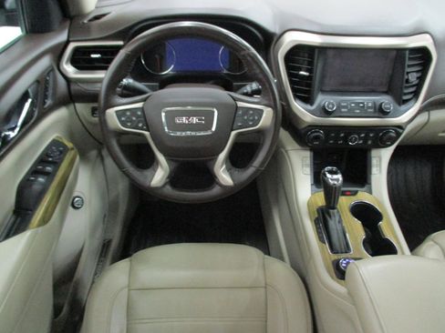 Used 2018 GMC Acadia Denali w/ Technology Package image 18