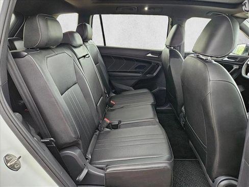Used 2023 Volkswagen Tiguan SE R-Line FWD image 21