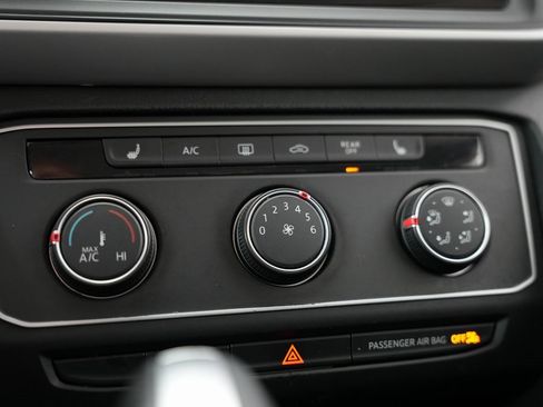 Used 2022 Volkswagen Atlas SE image 25