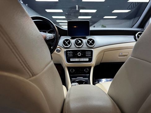 Used 2019 Mercedes-Benz GLA 250 image 38