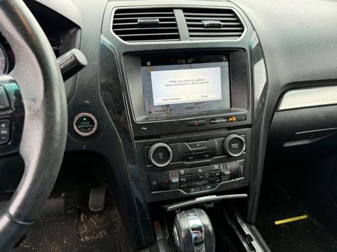 Used 2018 Ford Explorer XLT w/ Equipment Group 202A image 13