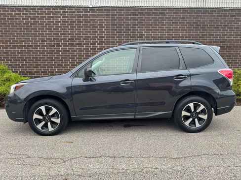 Used 2017 Subaru Forester 2.5i Premium w/ All-Weather Package AWD/4WD image 2