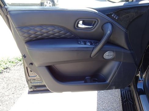 Used 2022 INFINITI QX80 Sensory w/ All-Season Package image 8