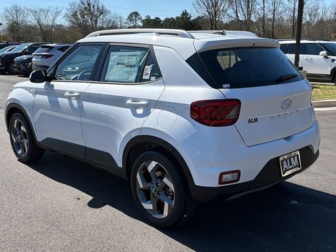 New 2026 Hyundai Venue SEL image 7