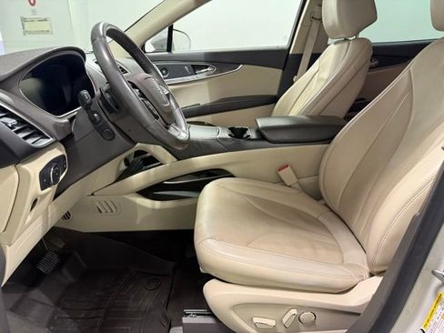 Used 2020 Lincoln Nautilus Reserve image 14