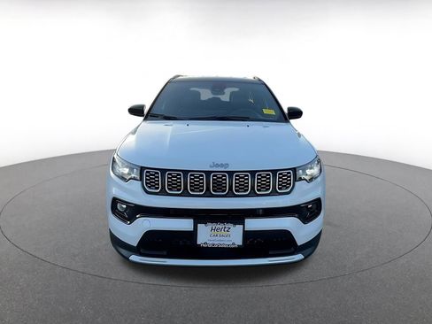 Used 2025 Jeep Compass Limited image 4