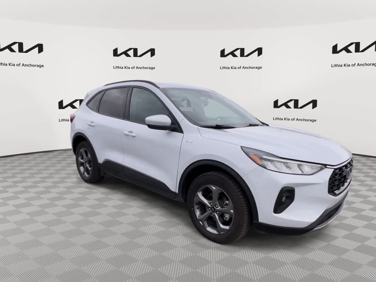 Used 2025 Ford Escape ST-Line Select AWD/4WD image 3
