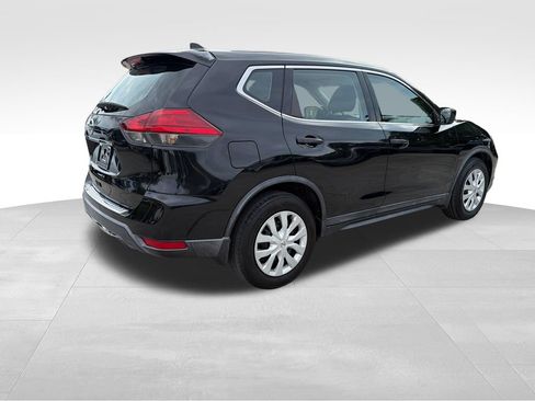 Used 2017 Nissan Rogue S FWD image 12