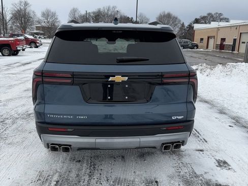 New 2026 Chevrolet Traverse LT image 3
