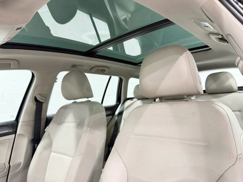 Used 2017 Volkswagen Golf Alltrack SE AWD/4WD image 4