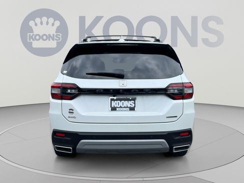Used 2023 Honda Pilot Touring image 5