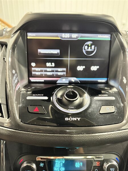 Used 2015 Ford Escape Titanium AWD/4WD image 13
