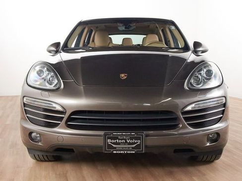 Used 2014 Porsche Cayenne AWD/4WD image 2