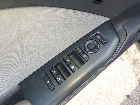 Used 2025 Kia K4 EX image 17