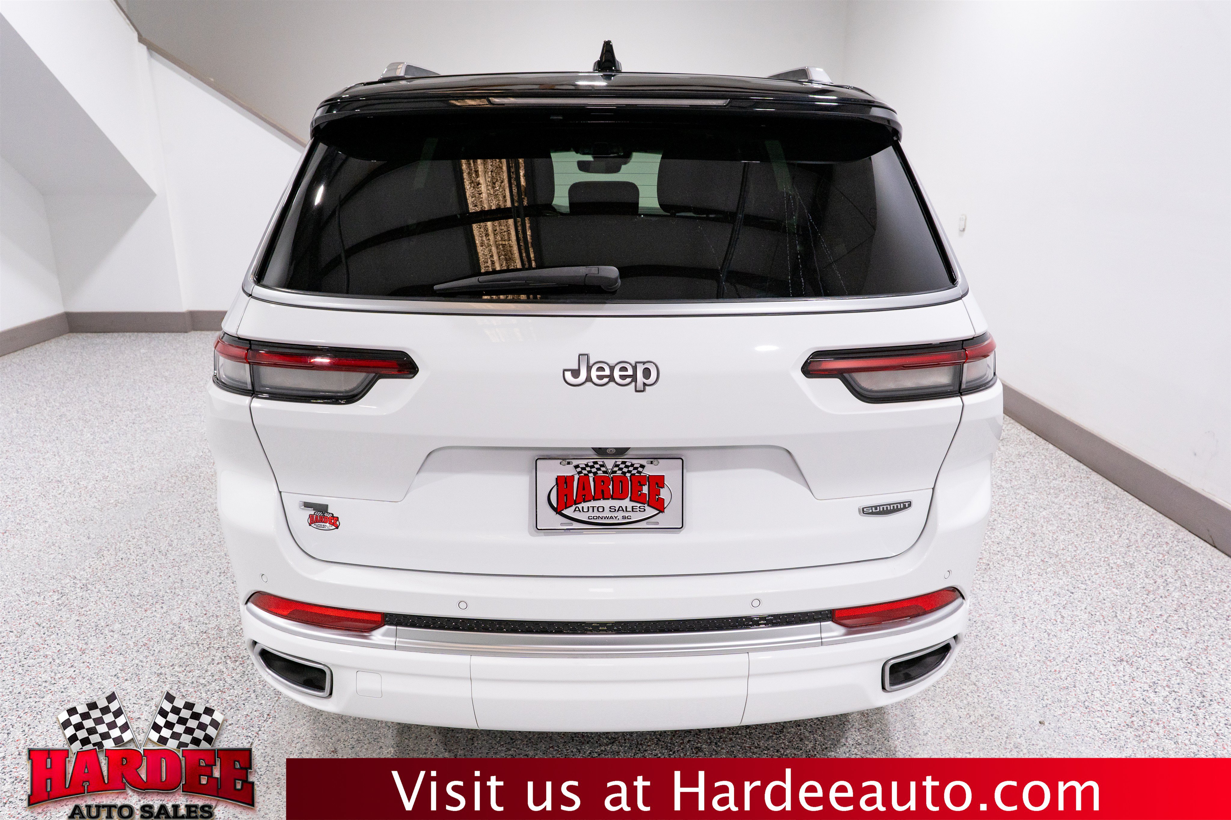 Used 2023 Jeep Grand Cherokee L Summit w/ Luxury Tech Group V RWD image 4
