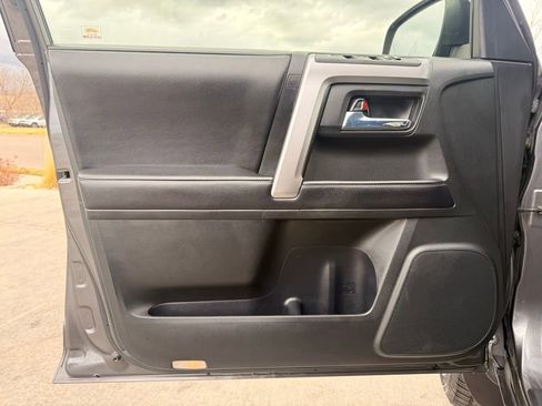 Used 2016 Toyota 4Runner SR5 image 10