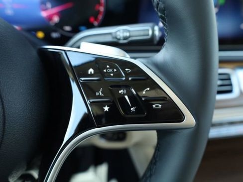 Used 2025 Mercedes-Benz GLE 350 4MATIC image 17